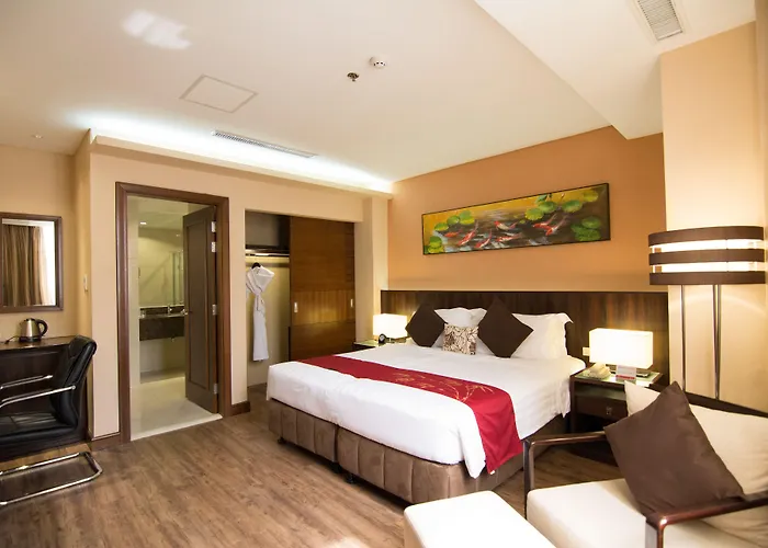 Hotel Ramada By Wyndham Manila