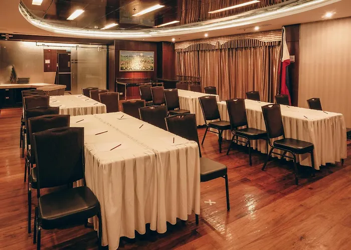 Hotel Ramada By Wyndham Manila