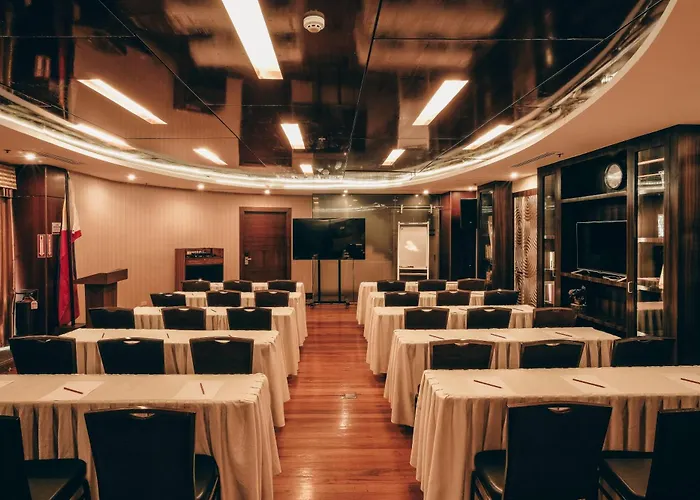 Ramada By Wyndham Hotel Manila